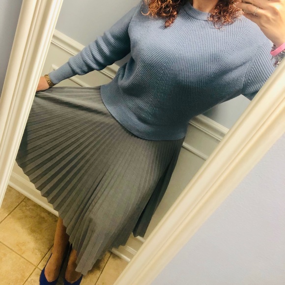 Pleaded grey skirt - Size 4 - Picture 1 of 2